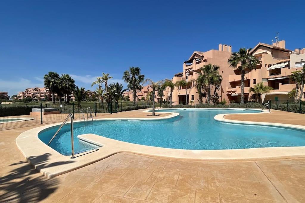 Mar Menor Golf Resort, Luxury Sleeps 6, Lake Views Мурсия Екстериор снимка